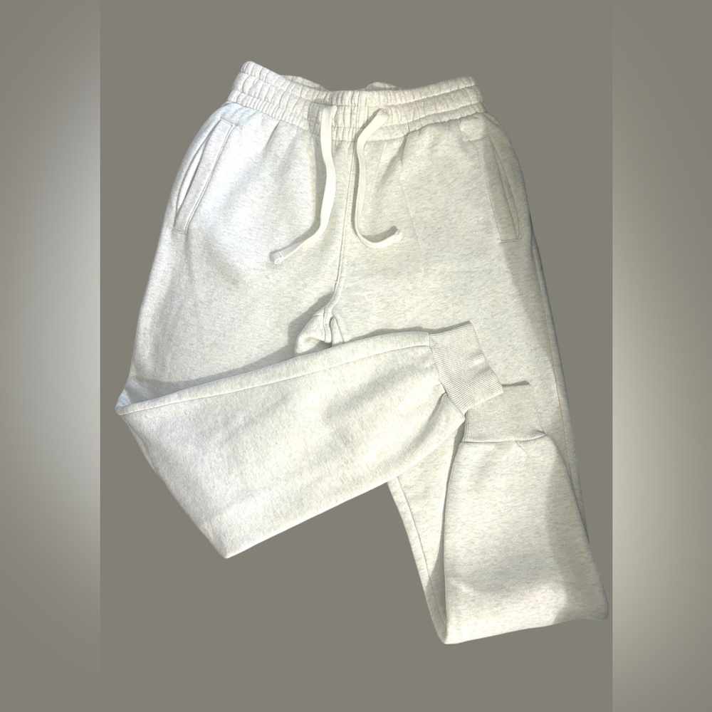 ⭐️   Men’s Cream colored H&M jogger pants
